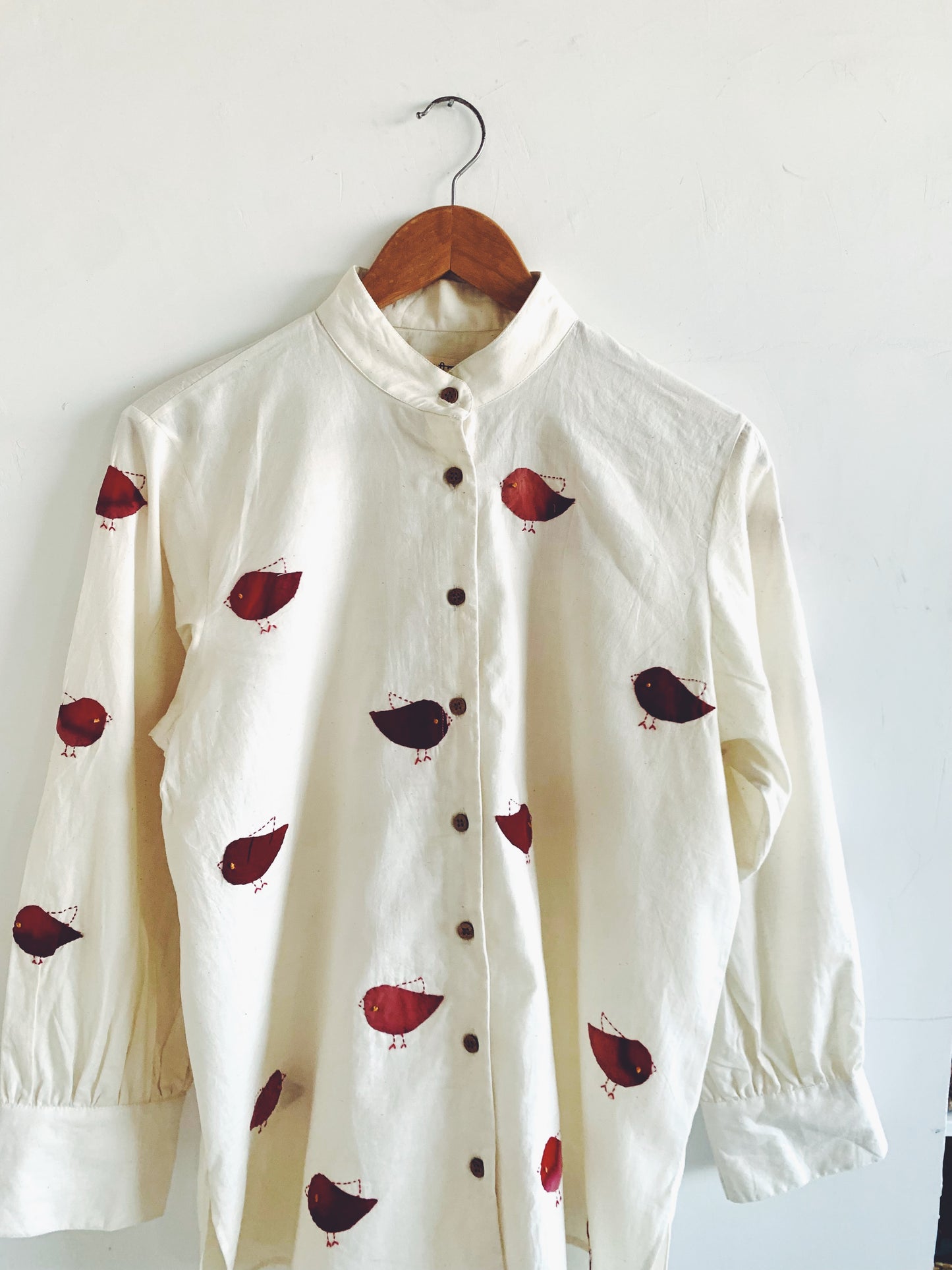 Little birdie appliqué shirt