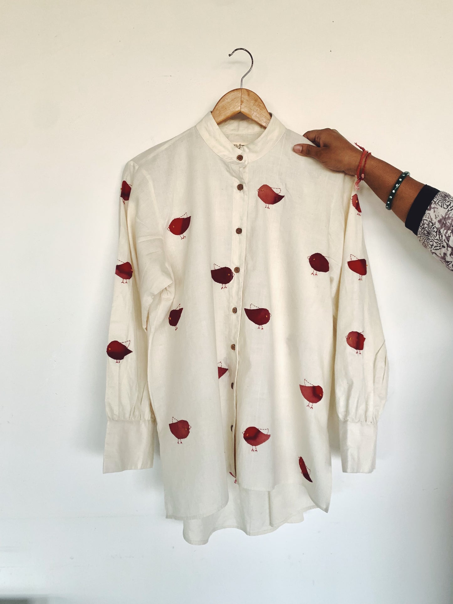 Little birdie appliqué shirt