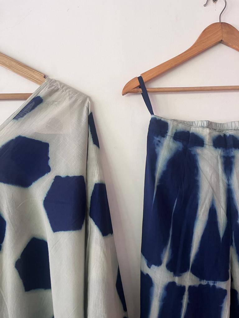 Shazfa Kaftan Set in Blue Shibori